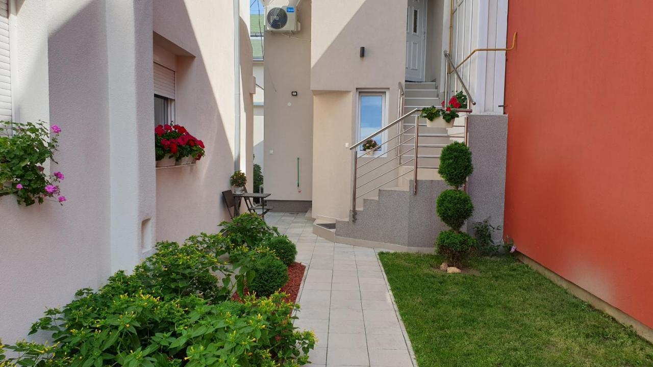 Lovely Private Flats Free Parking Apartment Novi Sad Exterior photo